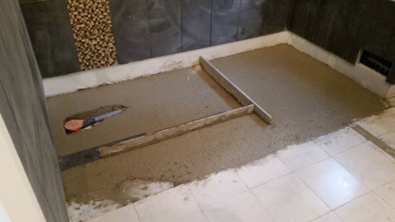 Salle de bain rénovée en salle de douche moderne à Toulon dans le Var
