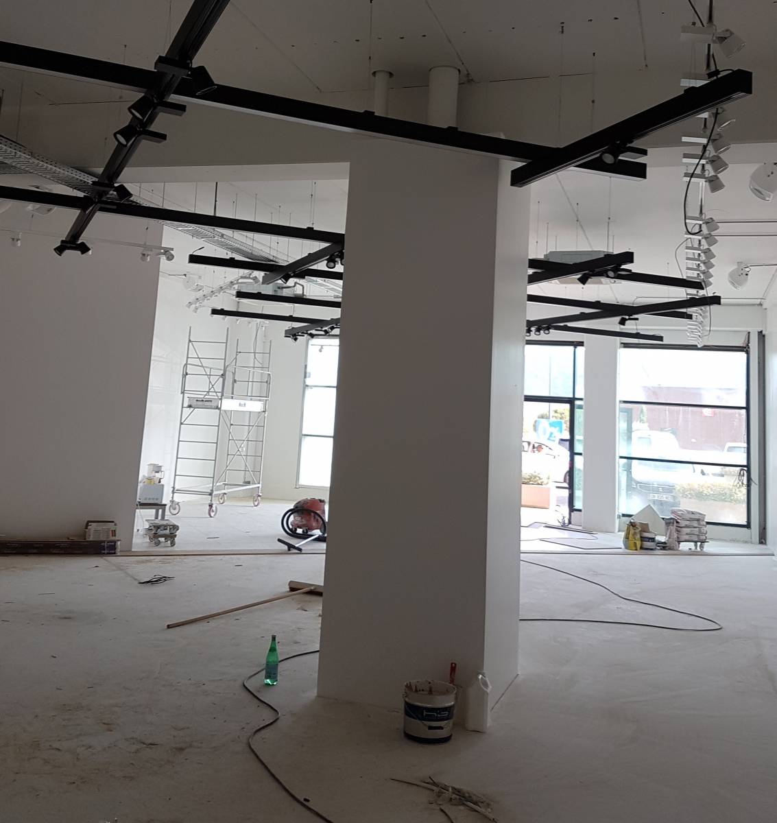 Travaux électriques pour créer un magasin Cogolin