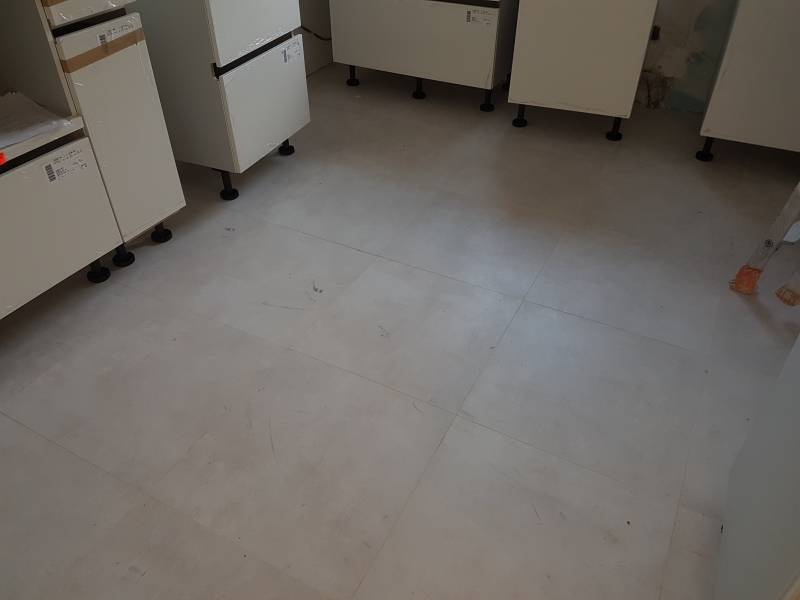 Pose d'un carrelage moderne à Six-Fours