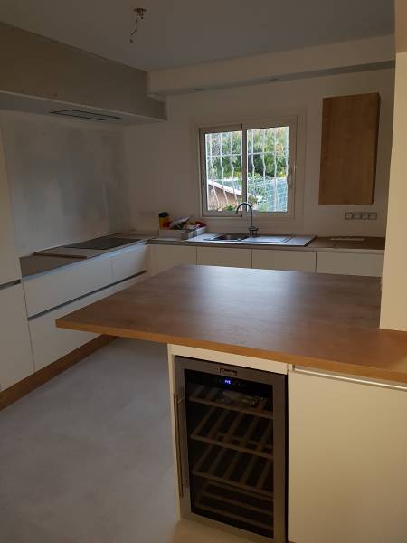 Aménagement d'une cuisine haut de gamme à Six-Fours