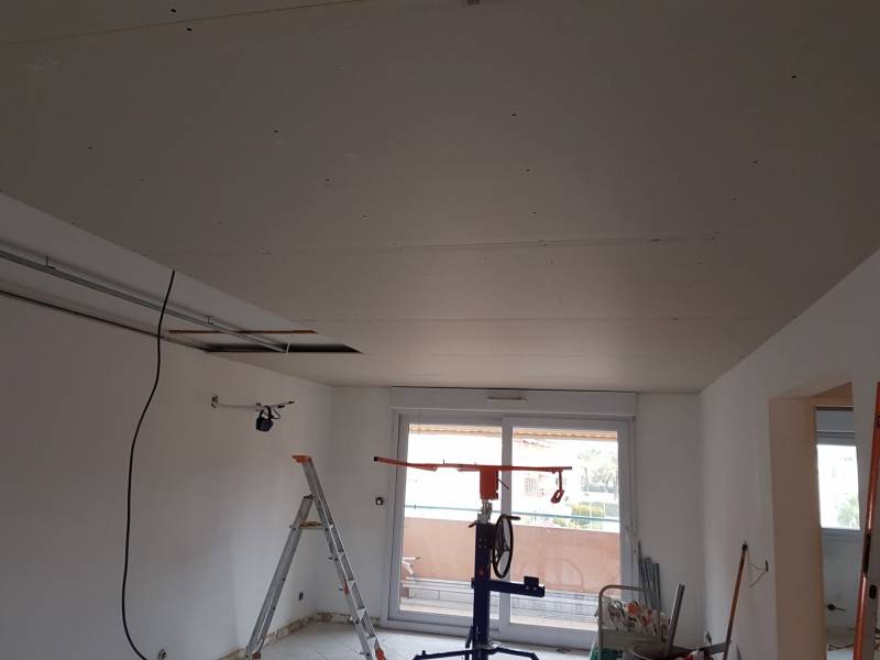Mise en oeuvre d'un faux plafond à Sanary-sur-Mer