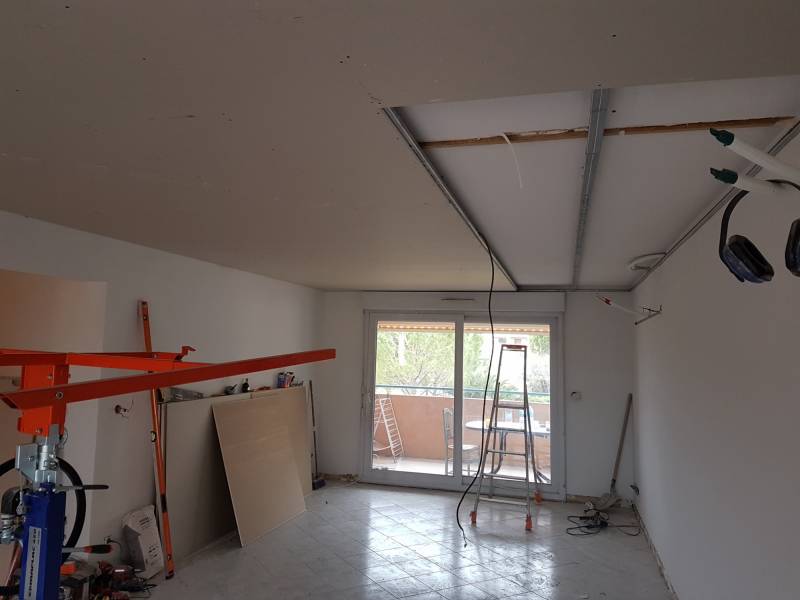 Création de faux plafonds pour une rénovation d'un appartement sur six-fours les plages