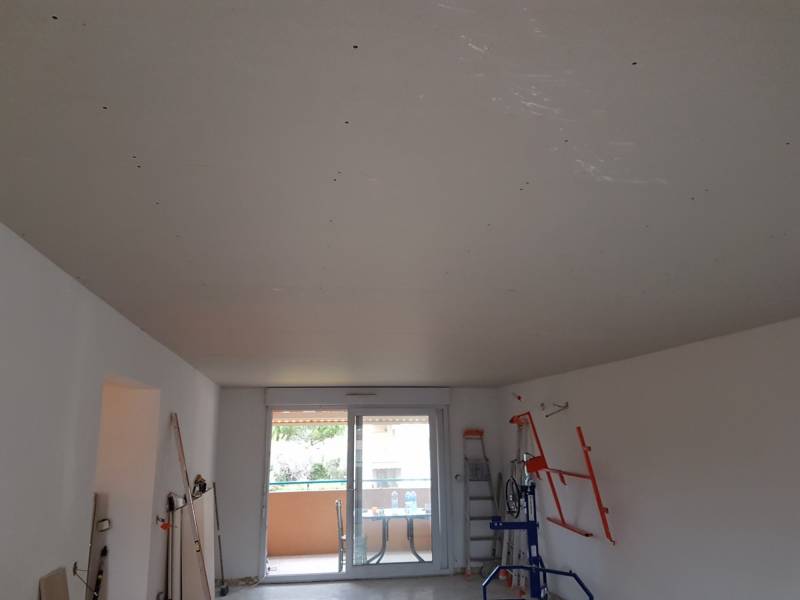Création de faux plafonds pour une rénovation d'un appartement sur six-fours les plages