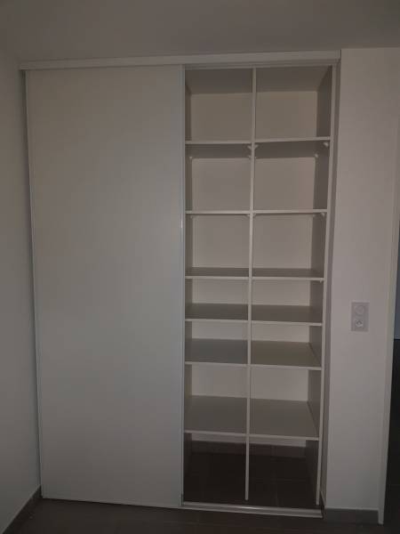 Aménagement ou rénovation de placards fonctionnels sur mesure à la Seyne sur Mer dans le Var