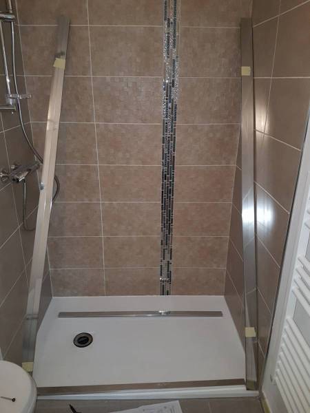 Création d'une douche pour réaménger l'espace Toulon