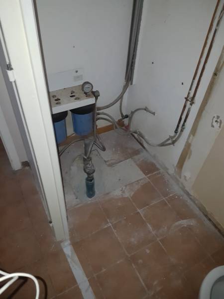 Rénover le sol d'un placard dans une maison à Hyères