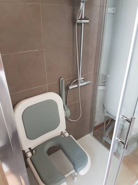 Création d'une douche pour une personne à mobilité réduite a Six-fours les plages