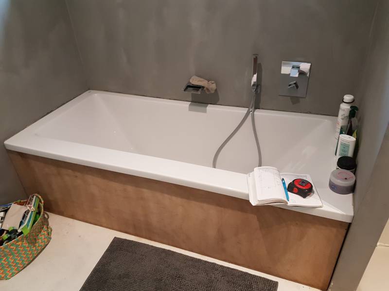Refaire l'étanchéité d'une baignoire et des murs à Ollioules