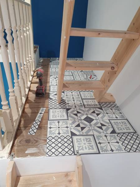 Rénovation du sol d'un palier à Six-Fours