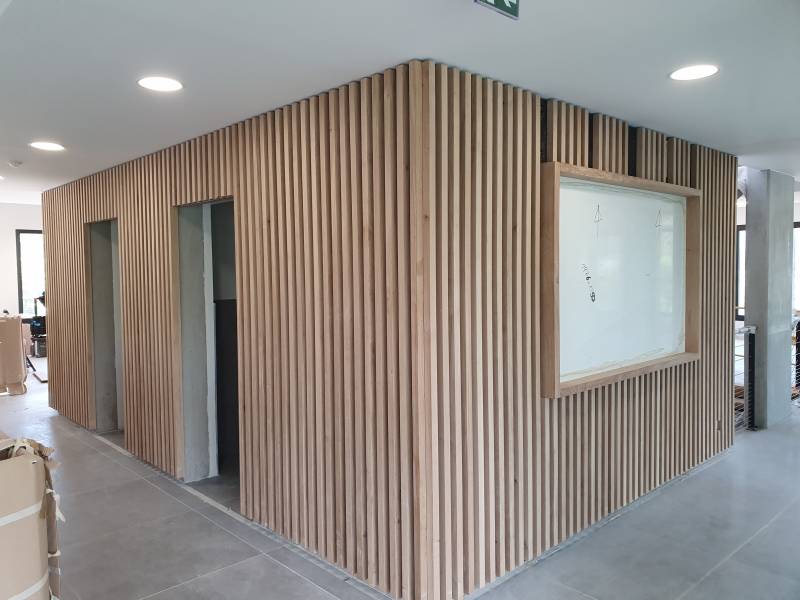 Pose d'un bardage en bois à Hyères dans le Var