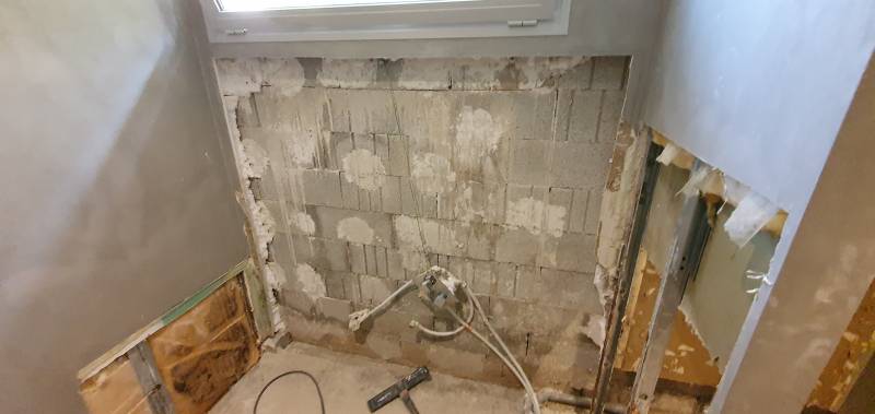 Travaux d'étanchéité dans une salle de bain à Ollioules