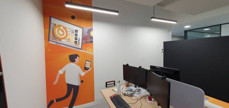 Papier peint illustré pour locaux professionnels Hyères