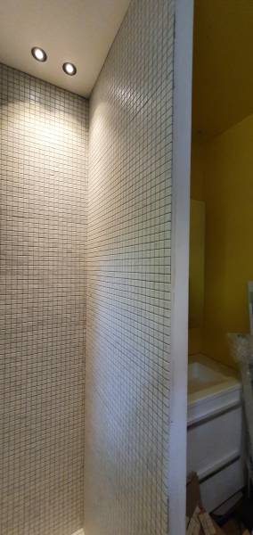 Etanchéité et pose de faience pour murs de douche à 0llioules