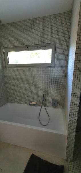 Rénovation d'une baignoire et des murs à Ollioules