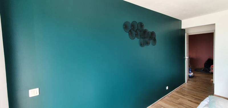 Réalisation d'un pan de mur coloré à  Hyères