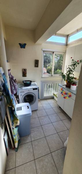 Professionnel pour rénover la loggia d'une cuisine à Toulon