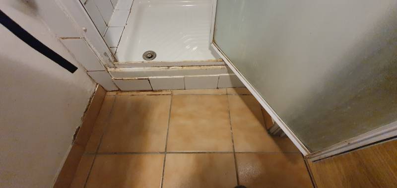 Refaire une vieille douche à Hyères