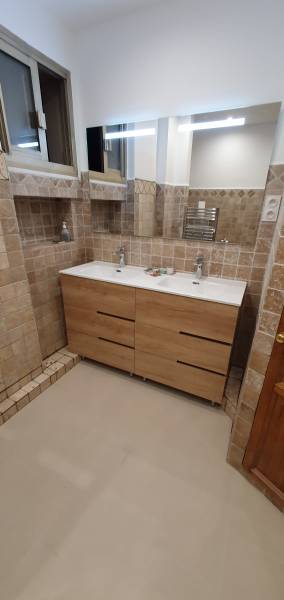 Pose d'un meuble double vasque à Toulon