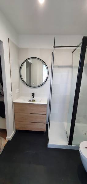 Création d'une petite salle d'eau à Toulon