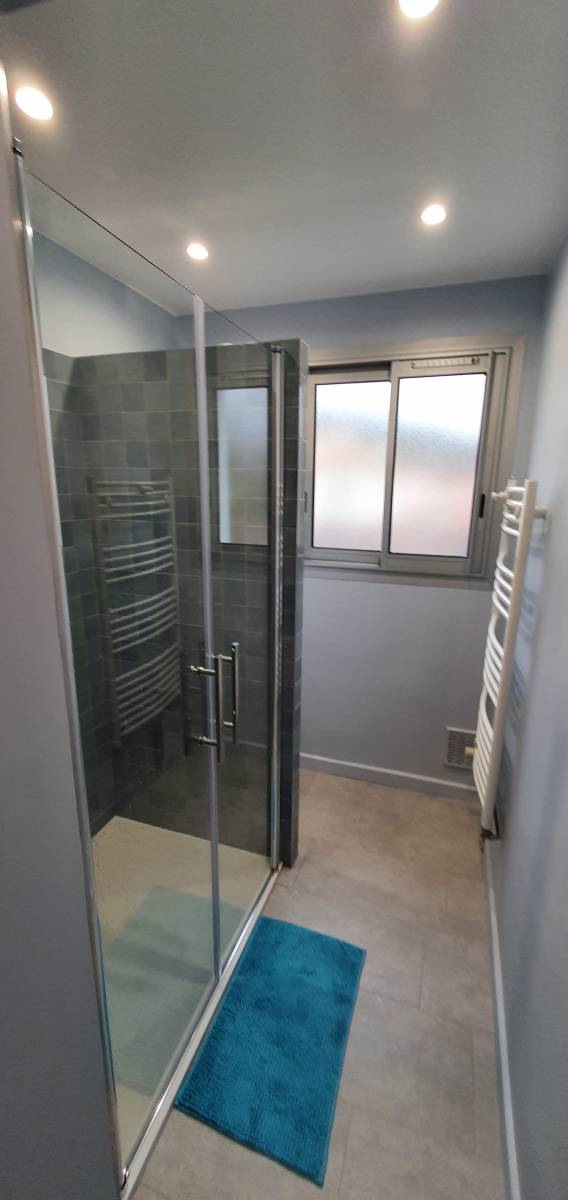 Création grande douche en rénovation à Toulon