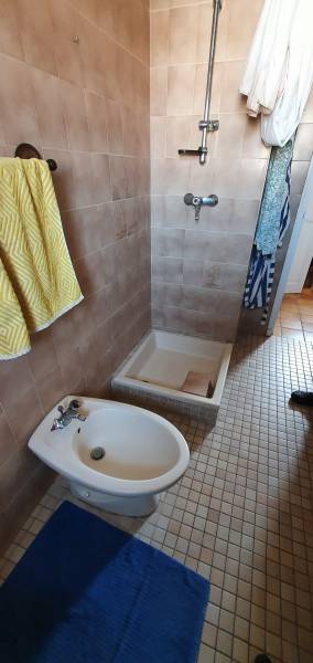 Comment adapter et sécuriser la douche d'une personne âgée à Six-Fours ?