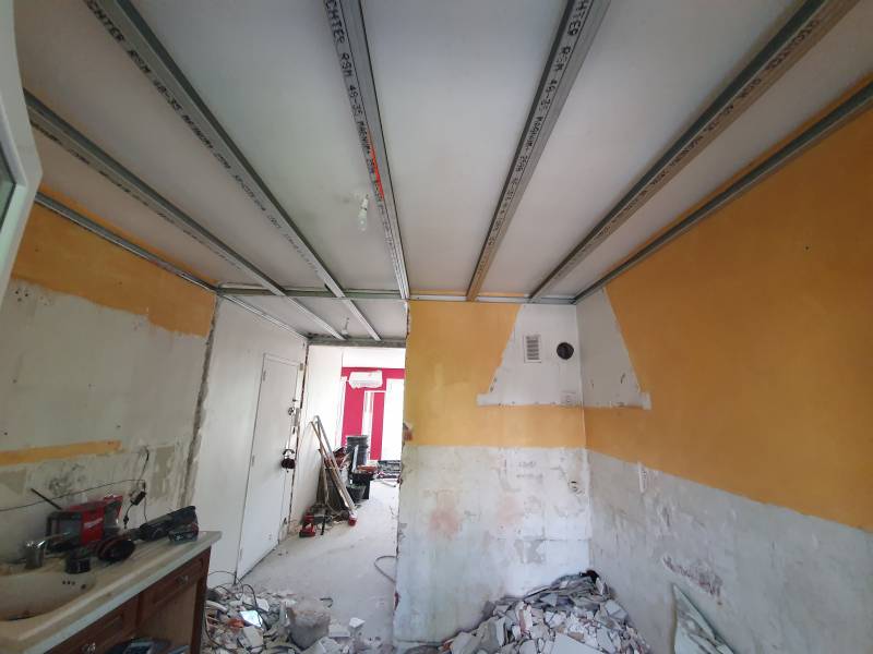Rénover une cuisine avec faux plafond Toulon
