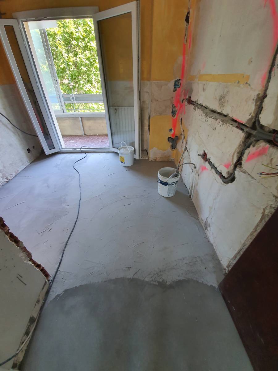 Ragréage de sol pour pose d'un nouveau carrelage Toulon