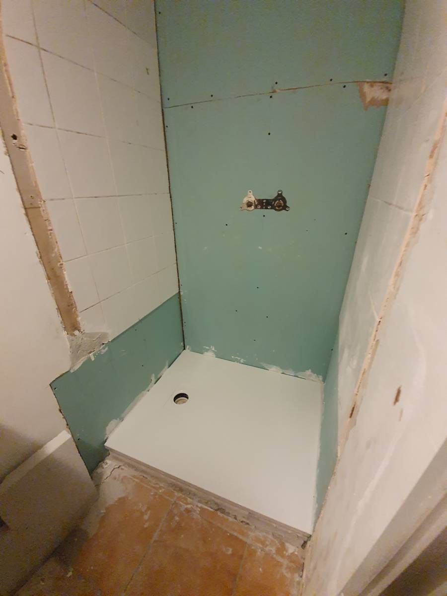 Pose d'un receveur de douche PN24 à Hyères