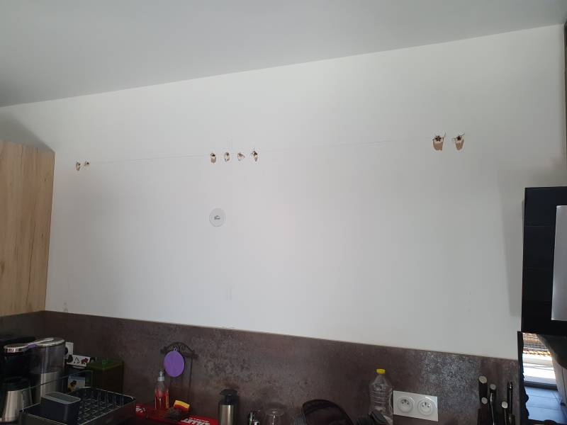 Décrochage de meubles de cuisine hauts à Six-Fours