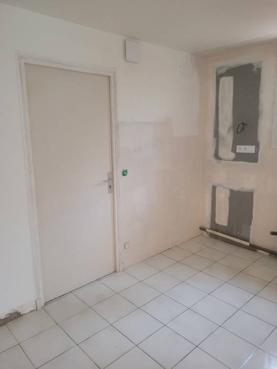 Travaux de rénovation avant de poser une cuisine Solliès-Toucas 