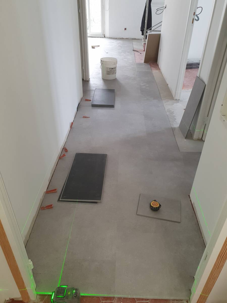 Revêtment de sol en dalles PVC à Hyères