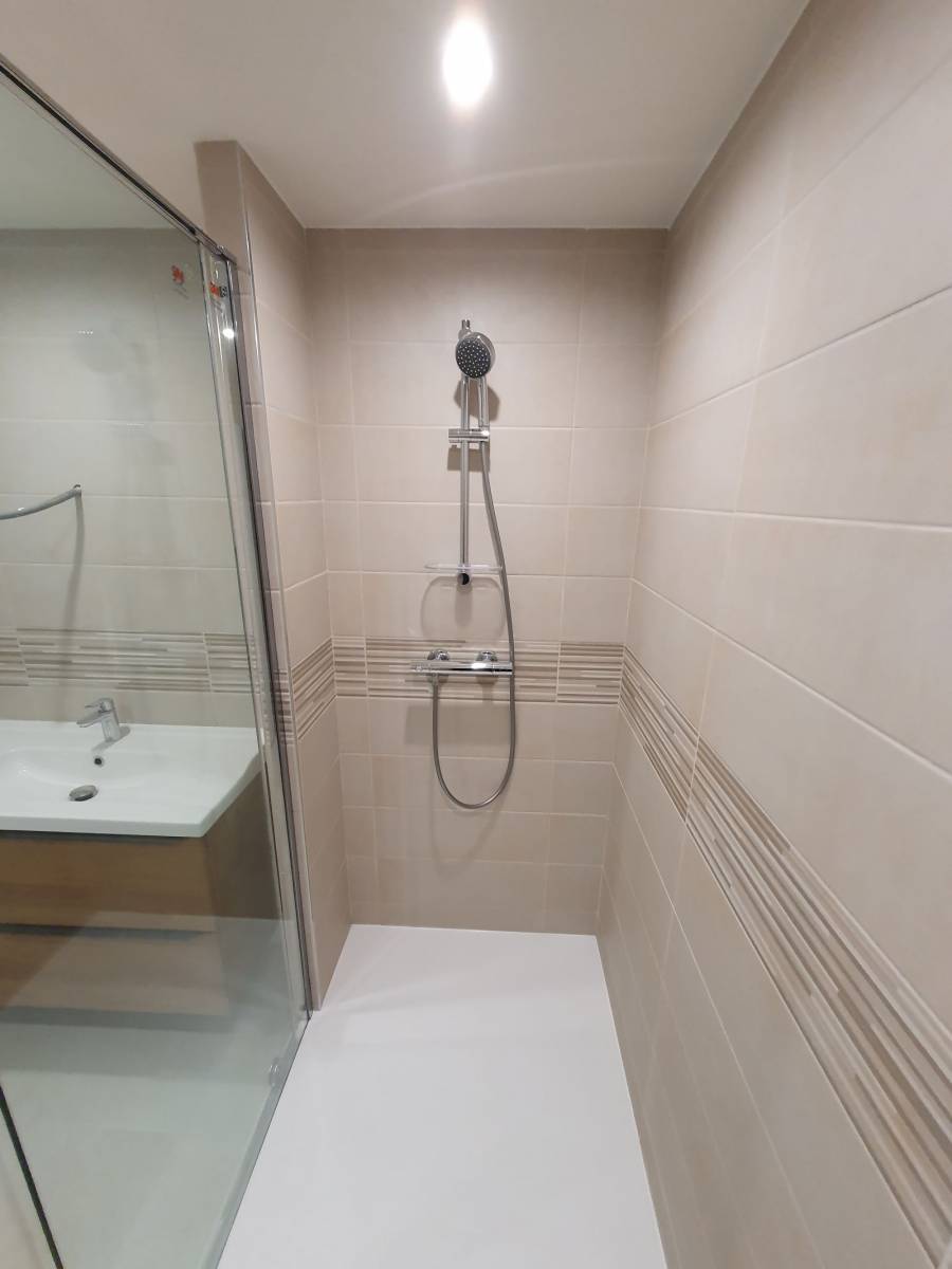 Créer une douche style à l'italienne Toulon 