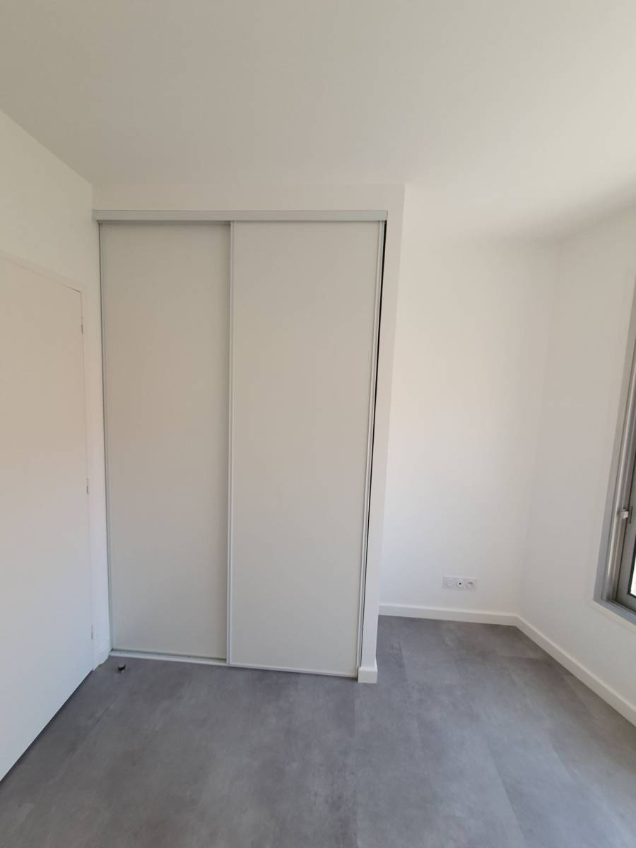 Placard coulissant en rénovation à Hyères