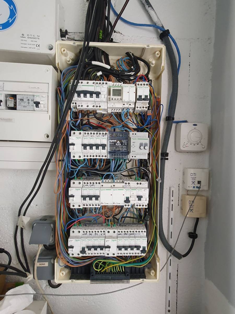 Travaux électriques à Fréjus