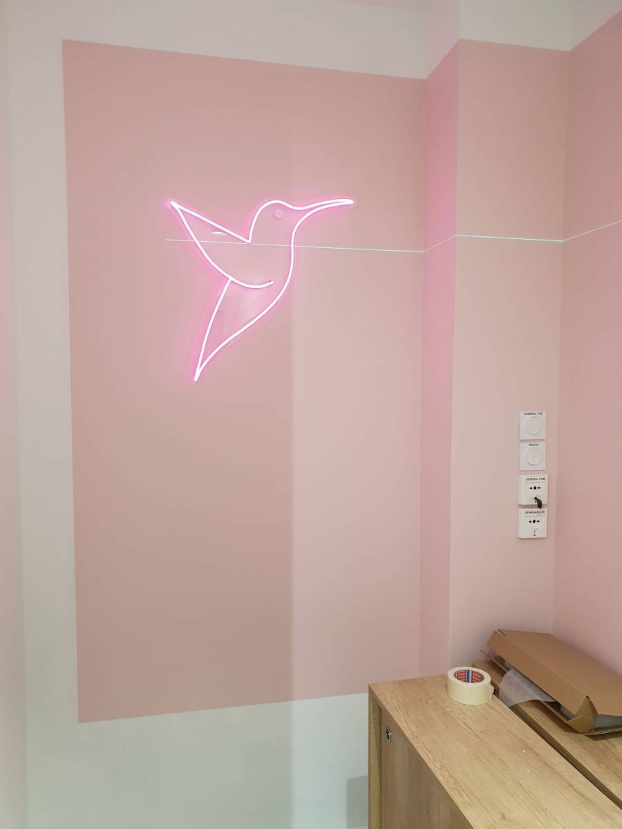 Décor limunineux boutique Adopt Fréjus