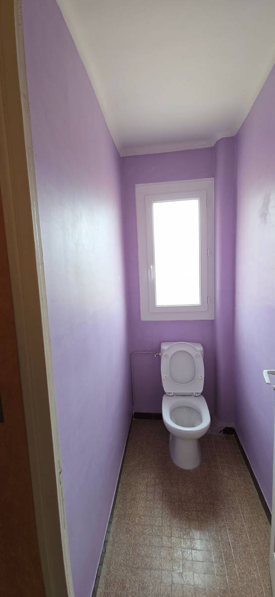 Repeindre des toilettes Hyères