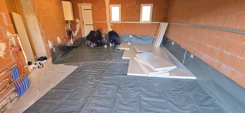 Film polyane protection sol en béton Solliès-Toucas