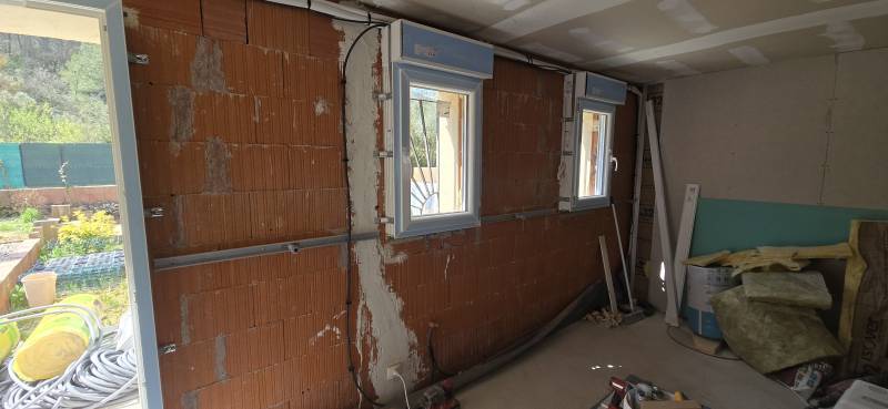 Fenêtres et volets roulants blocs-baies Solliès-Toucas
