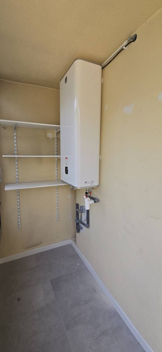 Pose d'un chauffe-eau plat Toulon