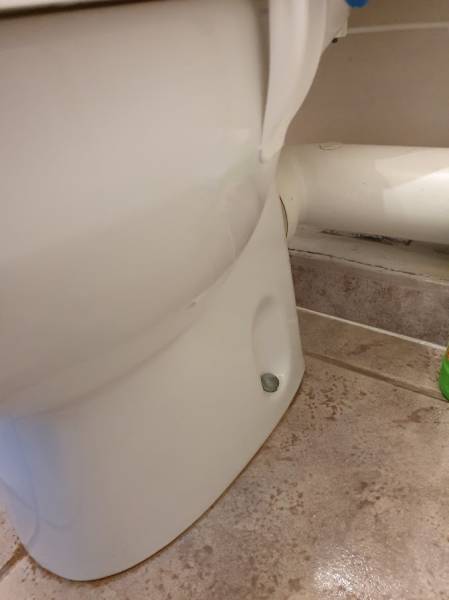 Dépose et pose d'un WC pour PMR 83130 La Garde