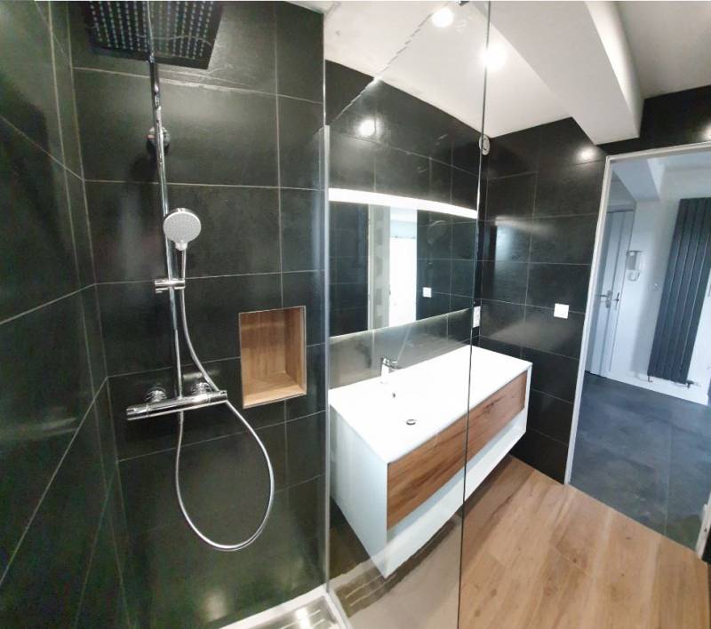 Meeuble et accessoires pour rénover une salle de bail à Toulon Var