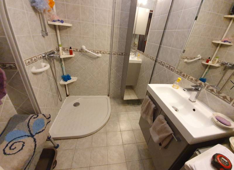 Réaménager une douche pour la sécurité d'une personne à mobilité réduite Toulon Var