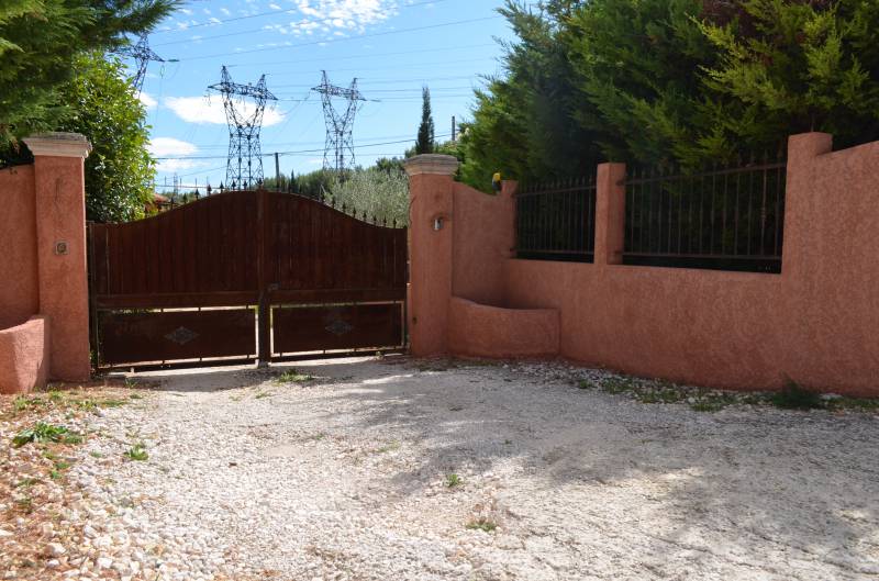 Portail automatique 2 vantaux à Six-Fours dans le Var