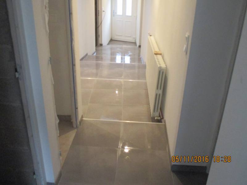 Carrelage moderne posé dans le Var 83000