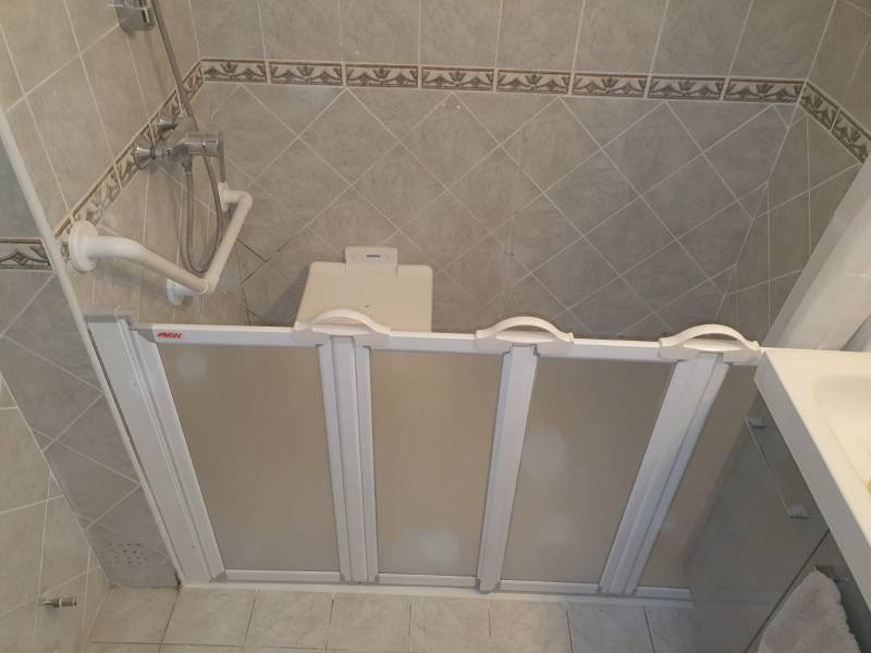 Aménagement d'une douche sécurisée PMR à Toulon