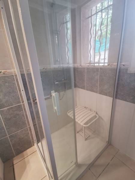 Aide de l'Etat pour douche sécurisée à La Seyne-sur-Mer