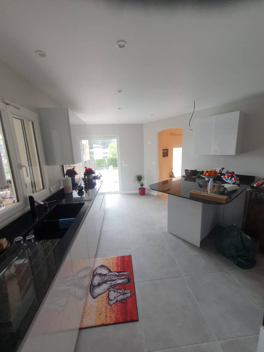 Expert en rénovation avant pose d'une cuisine Cavalaire