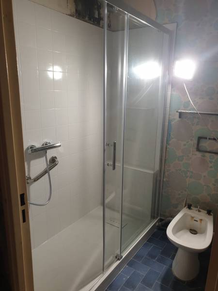 Remplacer une baignoire par une douche PMR La Farlède