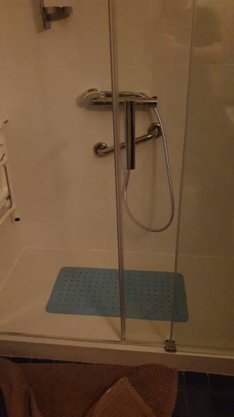 Aménager une douche sécurisée La Farlède