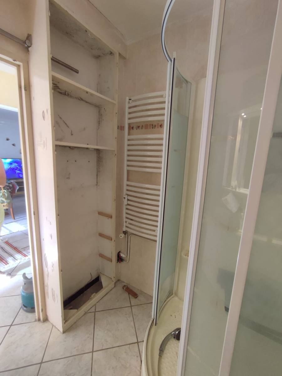 Optimiser l'espace d'une salle d'eau pour douche PMR La Farlède